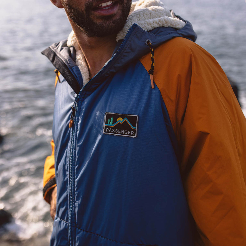 Passenger's Roaming Recycled Sherpa Lined Changing Robe Ensign Blue/Sunrise Orange