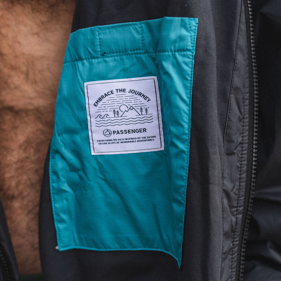 Passenger's Escapism Recycled Towel Lined Changing Robe Black