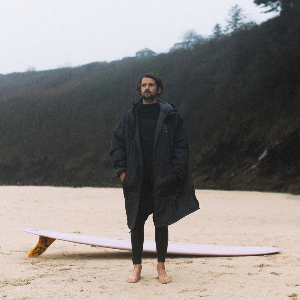 Passenger's Escapism Recycled Towel Lined Changing Robe Black