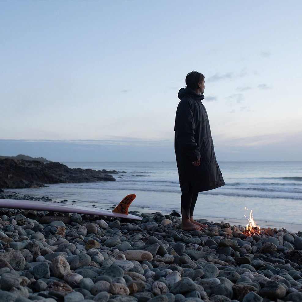 Passenger's Escapism Recycled Towel Lined Changing Robe Black