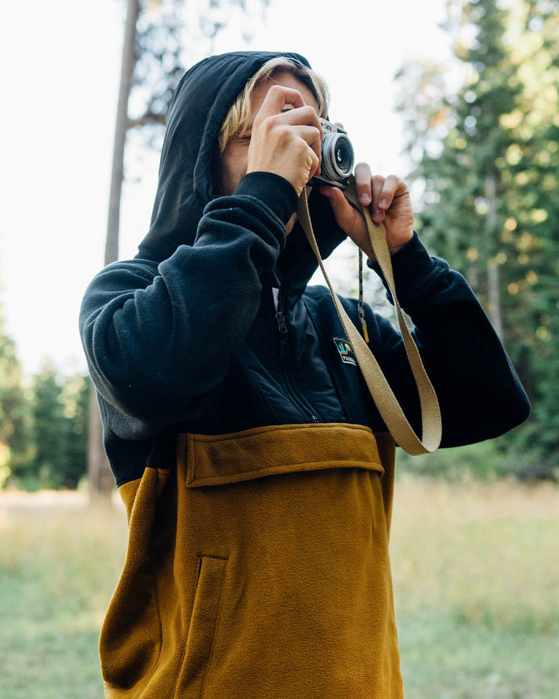 Passenger Woodland Hooded 1/2 Zip Recycled Polar Fleece Black/Golden Brown