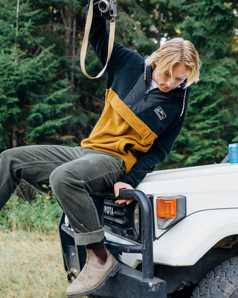 Passenger Woodland Hooded 1/2 Zip Recycled Polar Fleece Black/Golden Brown