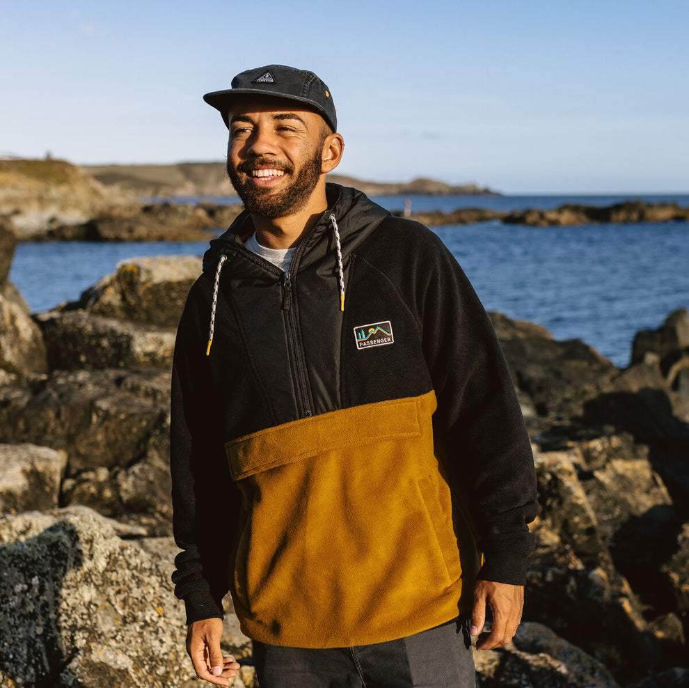 Passenger Woodland Hooded 1/2 Zip Recycled Polar Fleece Black/Golden Brown