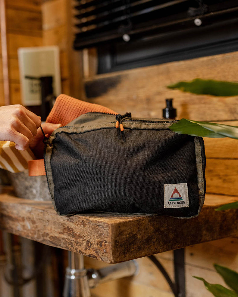 Passenger Travel Recycled Wash Kit Black/Khaki