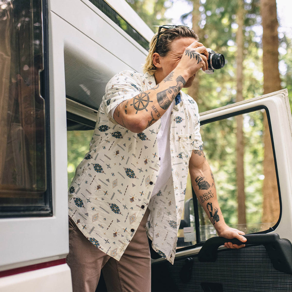 Passenger Chill Organic Cotton Short Sleeve Shirt Egret Sierra