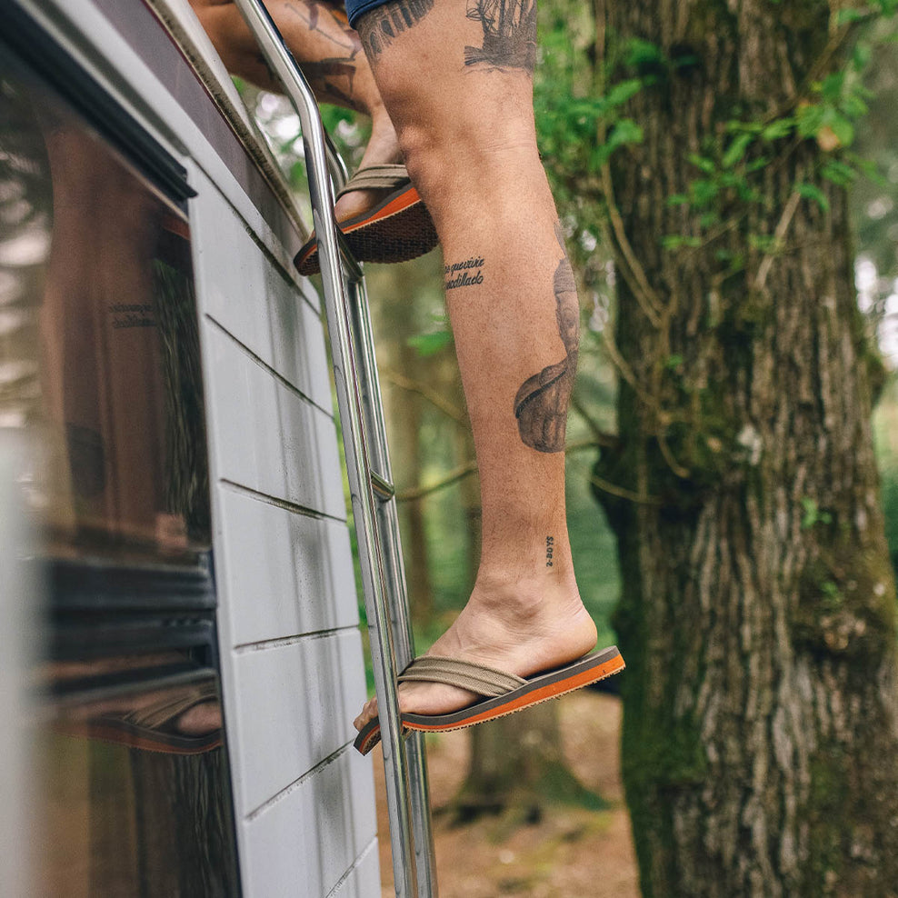 Passenger Santos Flip Flop Taupe