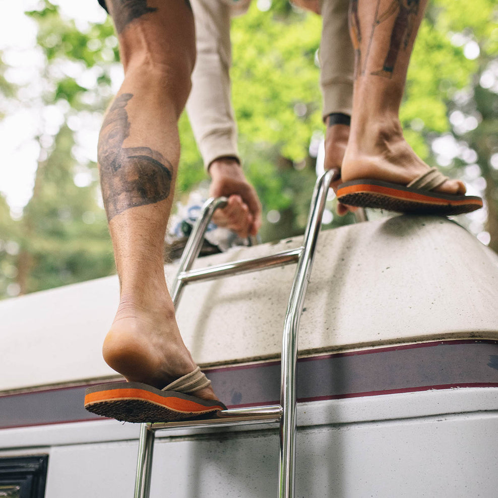 Passenger Santos Flip Flop Taupe