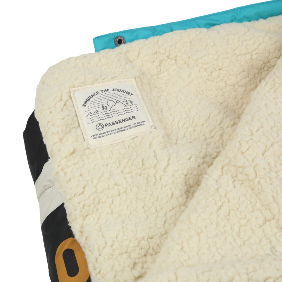 Passenger Nomadic Recycled Sherpa Blanket Black 'Nowhere Bound' Print