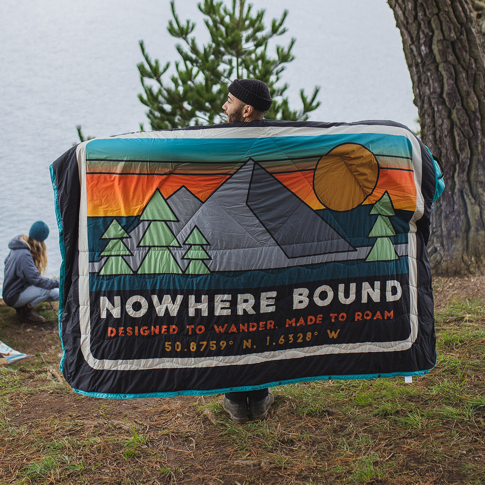 Passenger Nomadic Recycled Sherpa Blanket Black 'Nowhere Bound' Print