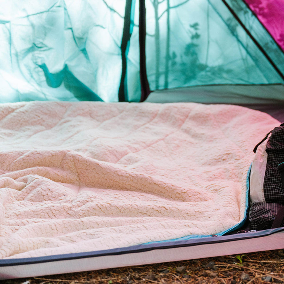 Passenger Nomadic Recycled Sherpa Blanket Black 'Nowhere Bound' Print