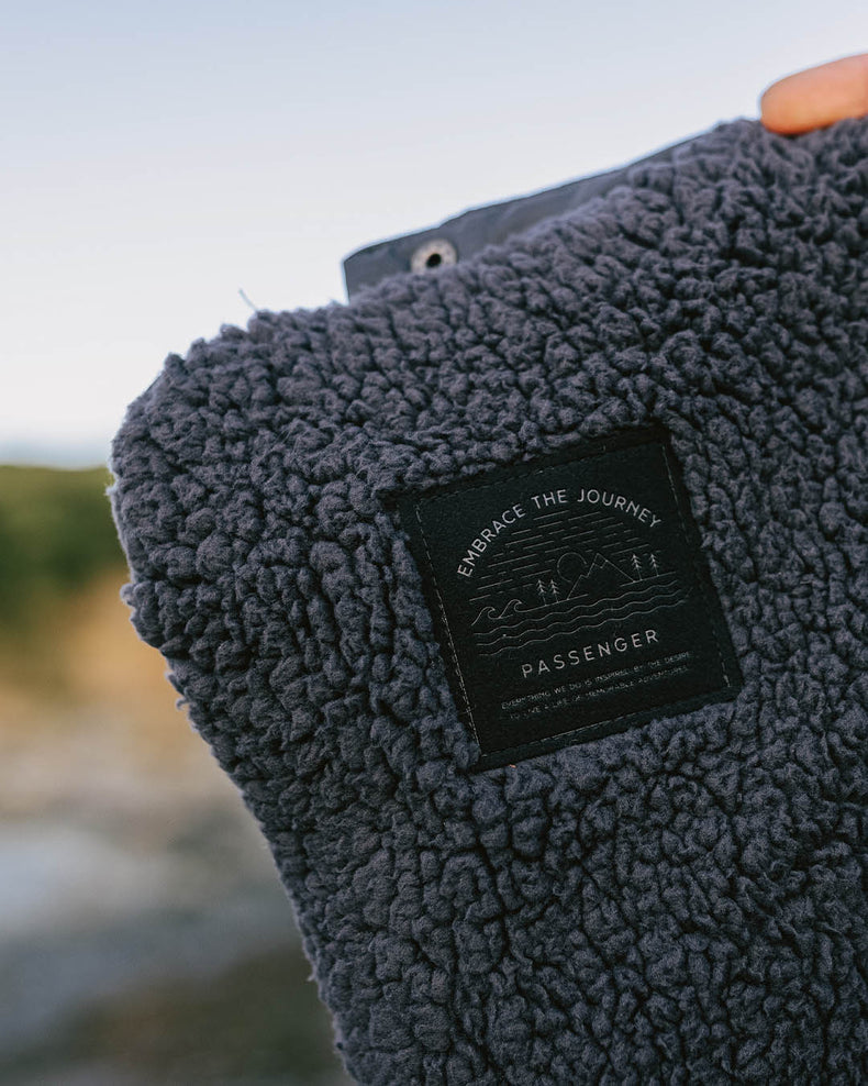 Passenger Nomadic Recycled Sherpa Blanket Khaki