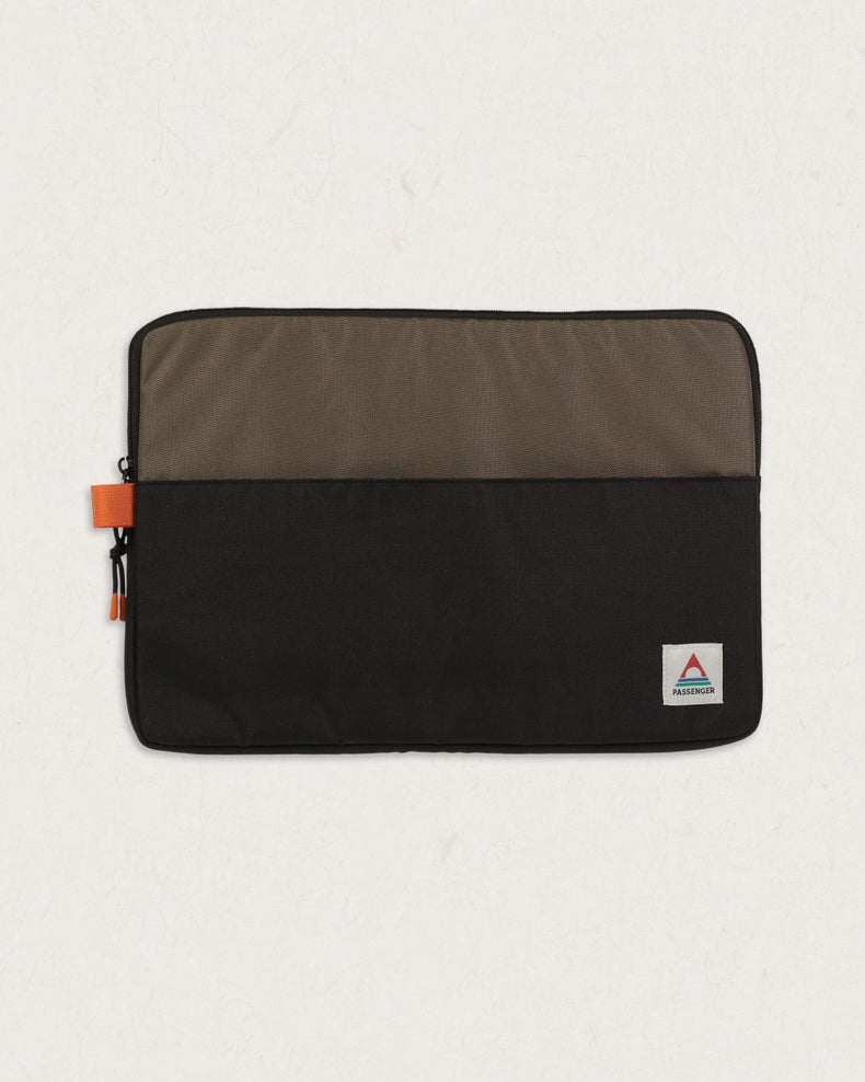 Passenger On-The-Go Recycled Laptop Sleeve Black/Khaki