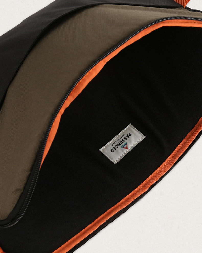 Passenger On-The-Go Recycled Laptop Sleeve Black/Khaki