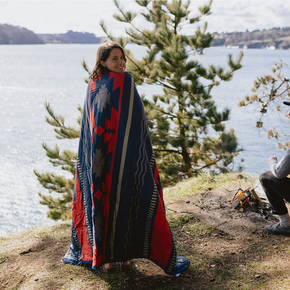 Passenger Nomadic Recycled Sherpa Blanket Navy/Red Pattern