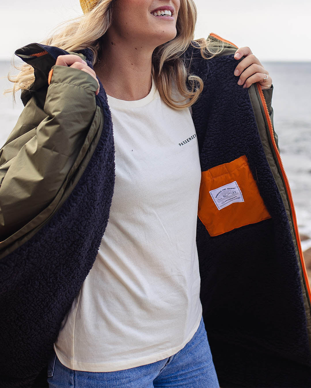 Passenger Roaming Recycled Sherpa Lined Changing Robe Black/Khaki