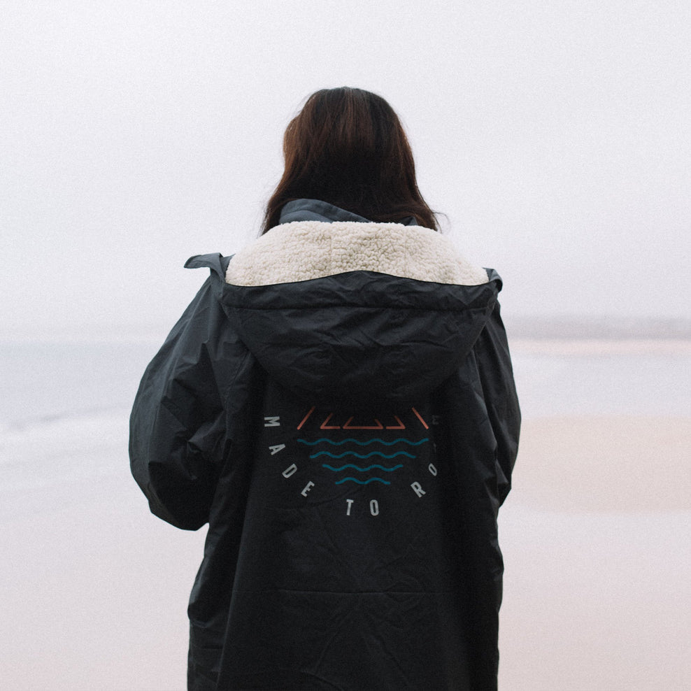 Passenger Escapism Recycled Sherpa Lined Changing Robe Black