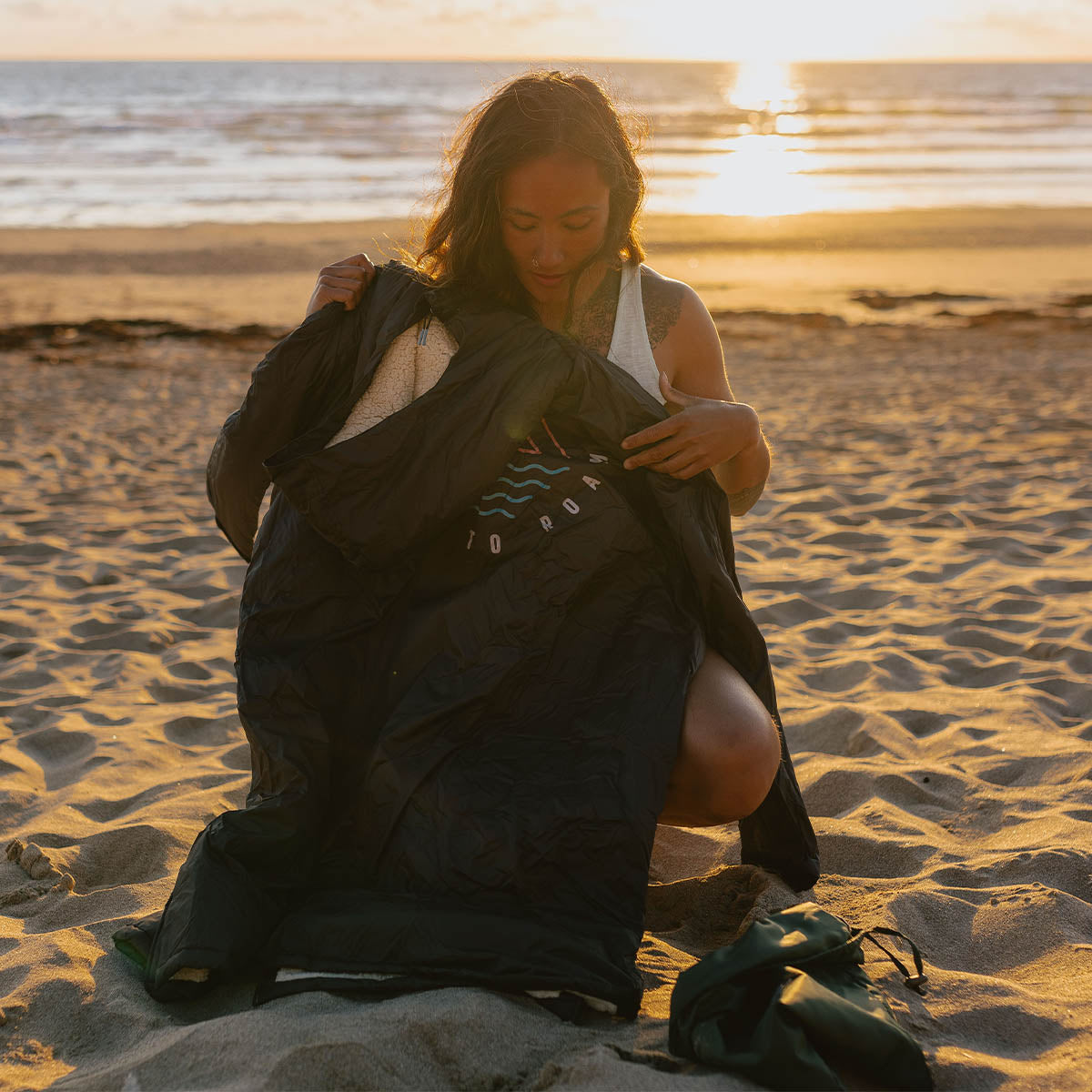 Passenger Escapism Recycled Sherpa Lined Changing Robe Black