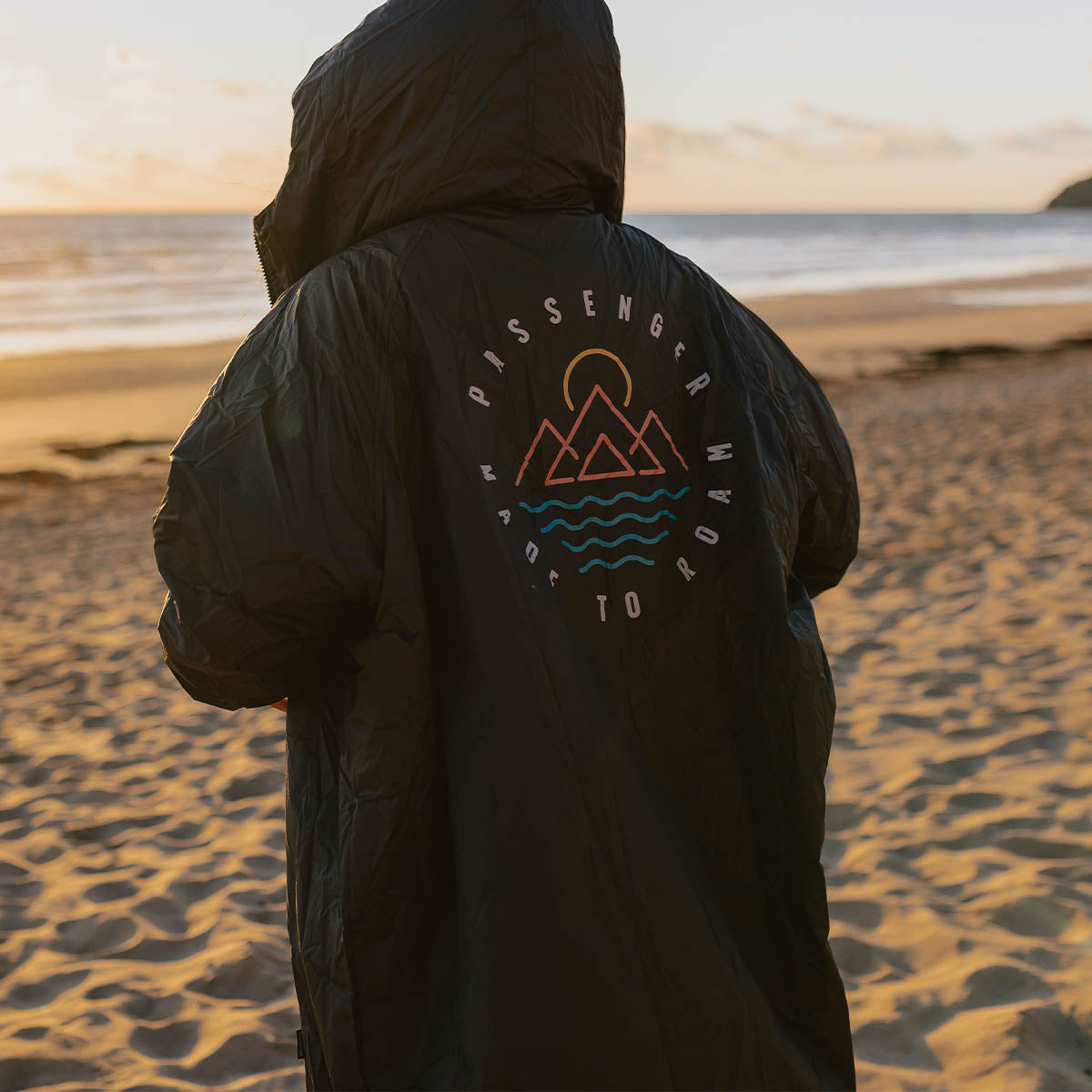 Passenger Escapism Recycled Sherpa Lined Changing Robe Black