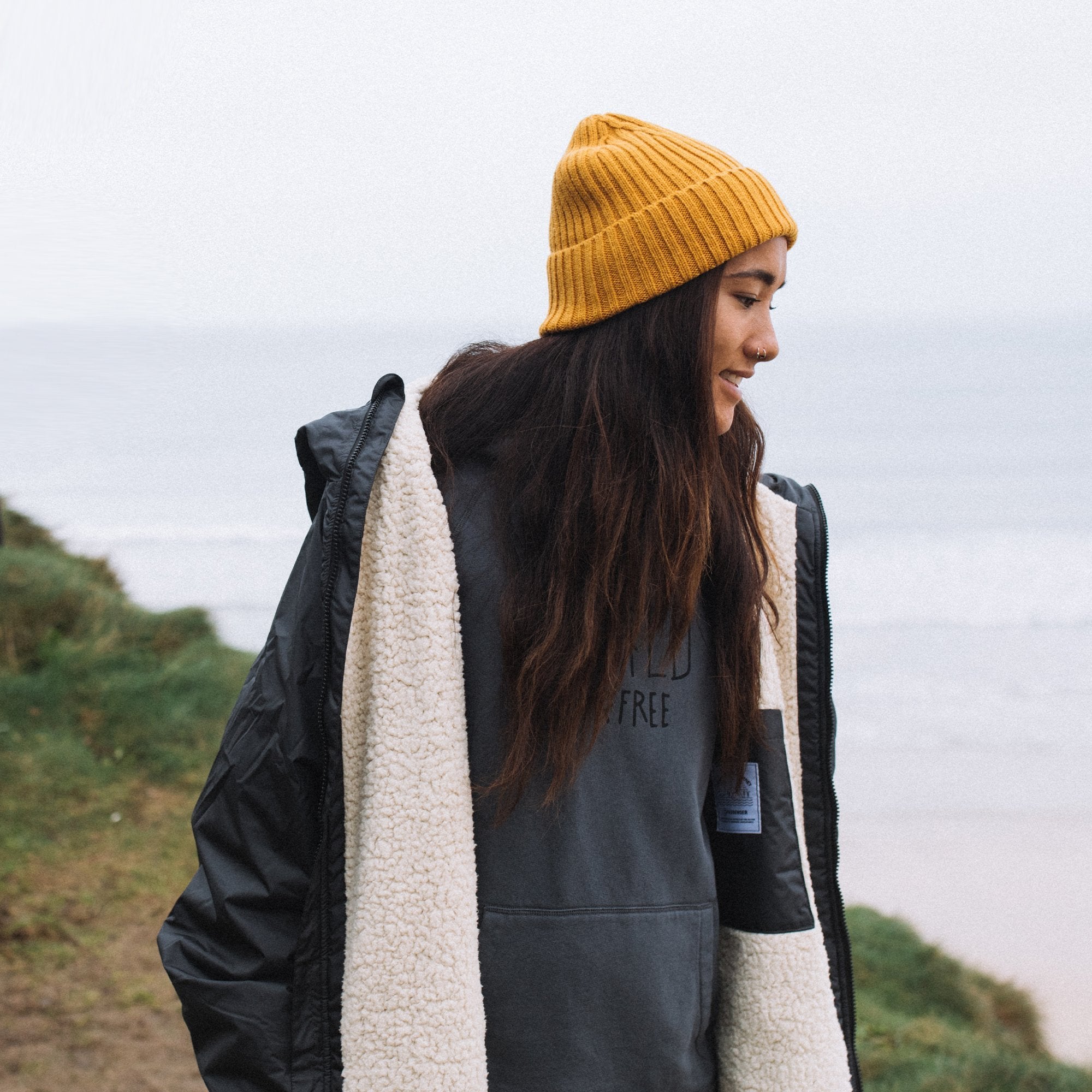 Passenger Escapism Recycled Sherpa Lined Changing Robe Black