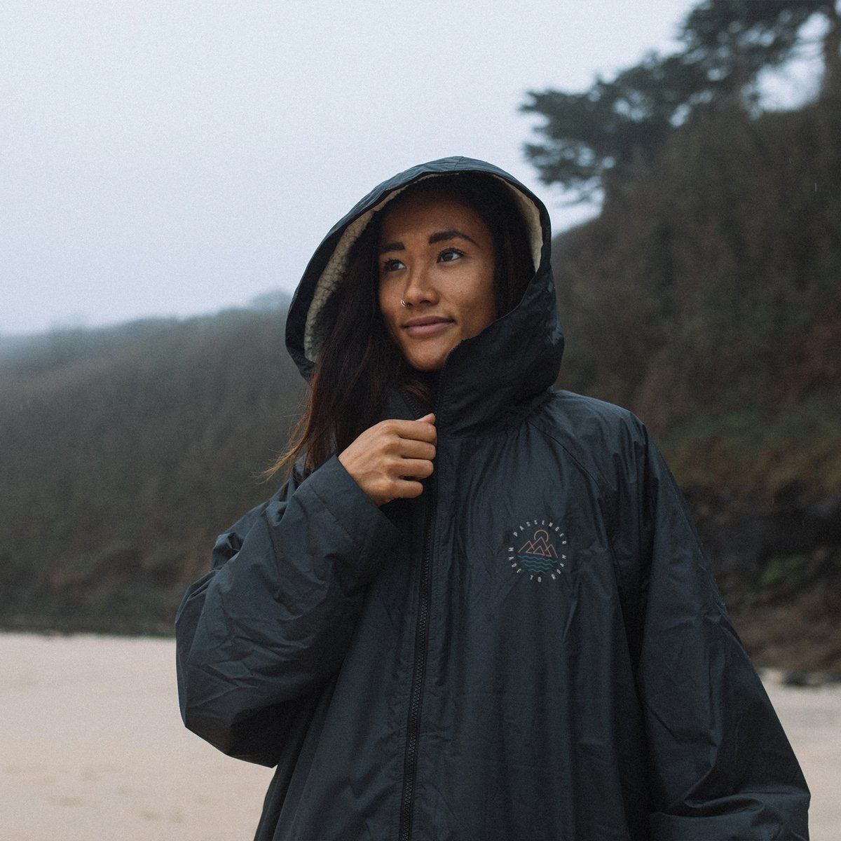 Passenger Escapism Recycled Sherpa Lined Changing Robe Black