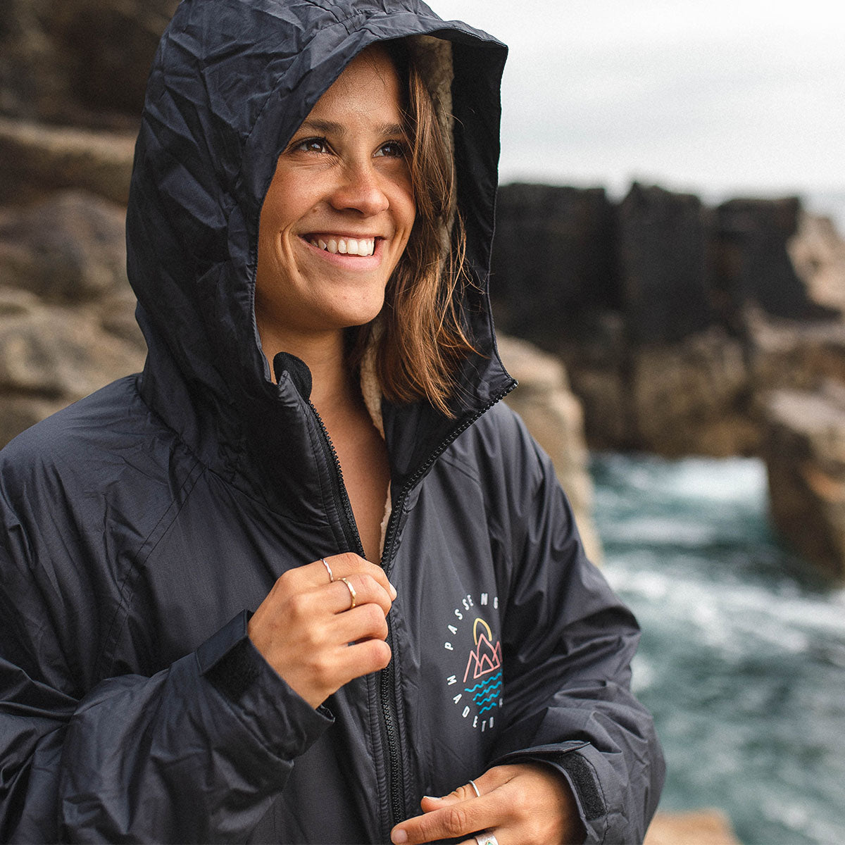 Passenger Escapism Recycled Sherpa Lined Changing Robe Black