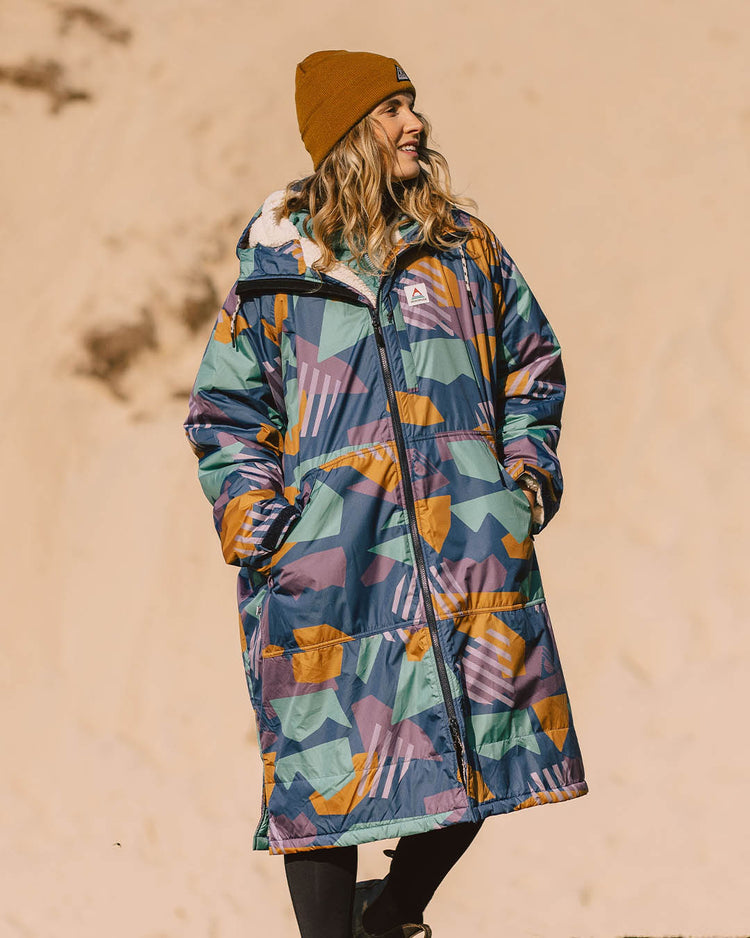 Passenger Waves Recycled Sherpa Lined Changing Robe Deep Blue Camo Pattern