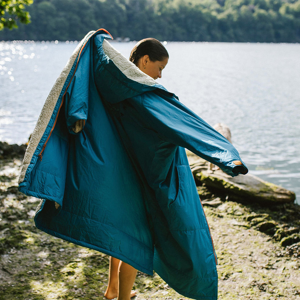 Passenger Escapism Recycled Sherpa Lined Changing Robe Larkspur Blue