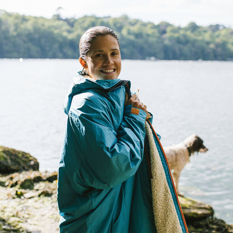 Passenger Escapism Recycled Sherpa Lined Changing Robe Larkspur Blue