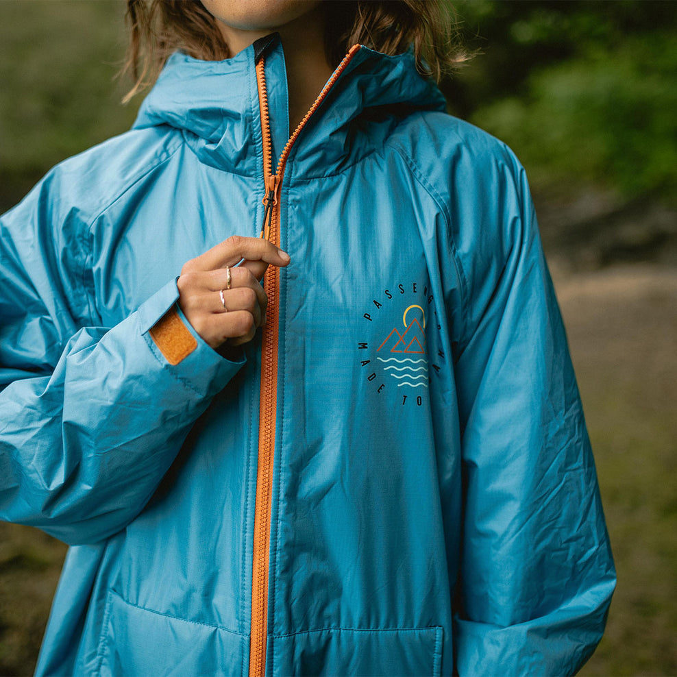 Passenger Escapism Recycled Sherpa Lined Changing Robe Larkspur Blue