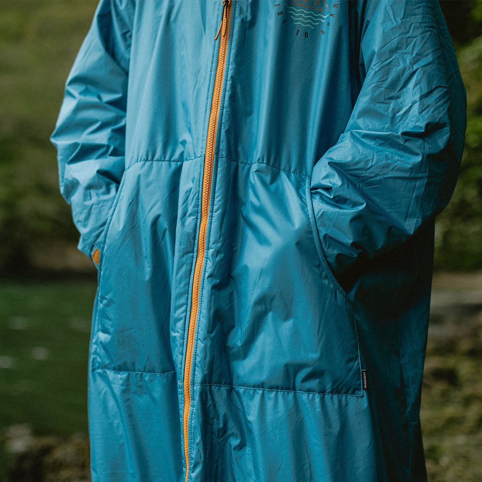 Passenger Escapism Recycled Sherpa Lined Changing Robe Larkspur Blue