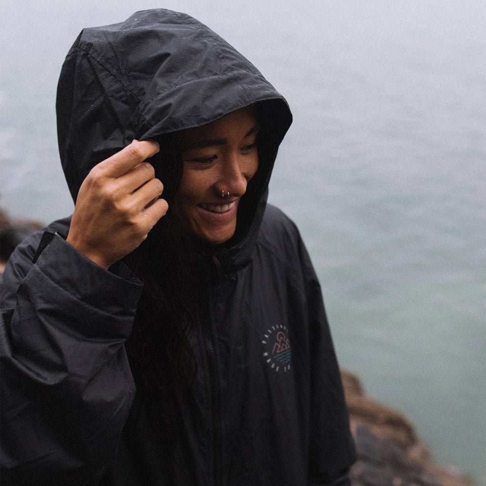 Passenger Escapism Recycled Towel Lined Changing Robe Black