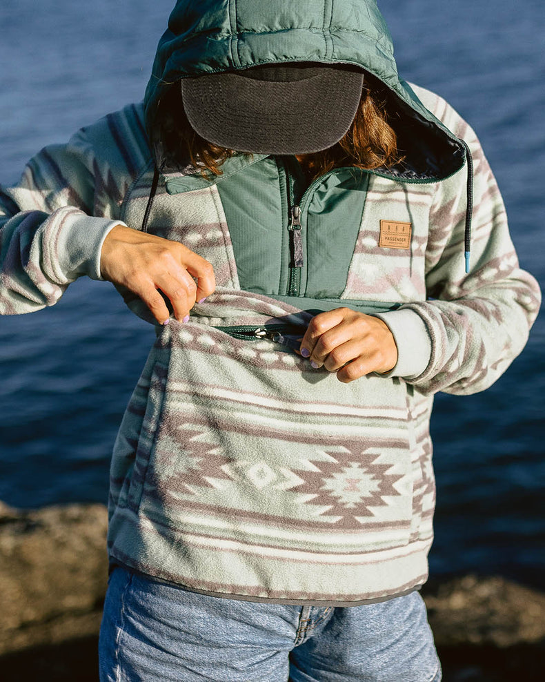 Passenger Alexander Hooded 1/2 Zip Recycled Polar Fleece Pistachio Pattern/Deep Ocean