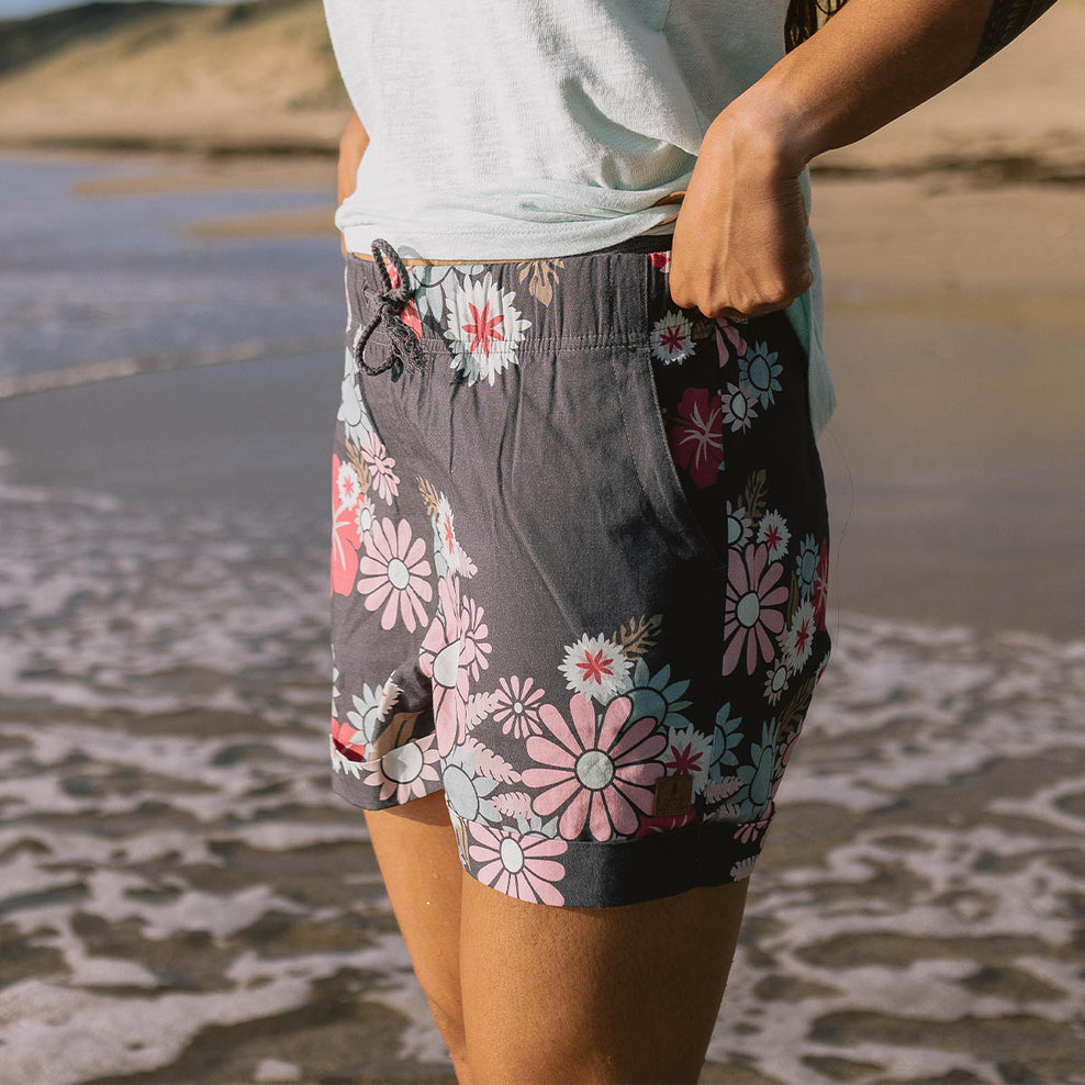 Passenger Santosa Shorts Black Flower Burst