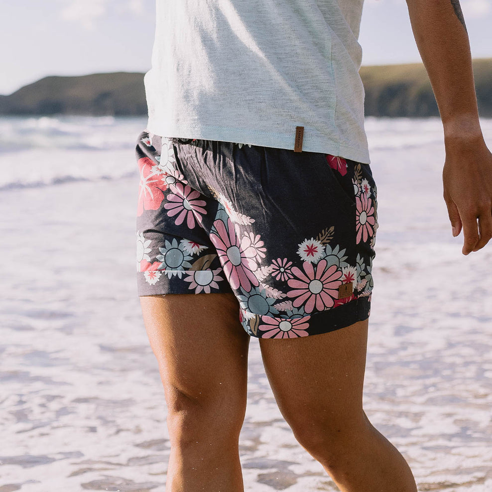 Passenger Santosa Shorts Black Flower Burst